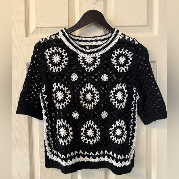 Topshop Tops - ❤️Topshop Black & White Crochet Top Size Small❤️